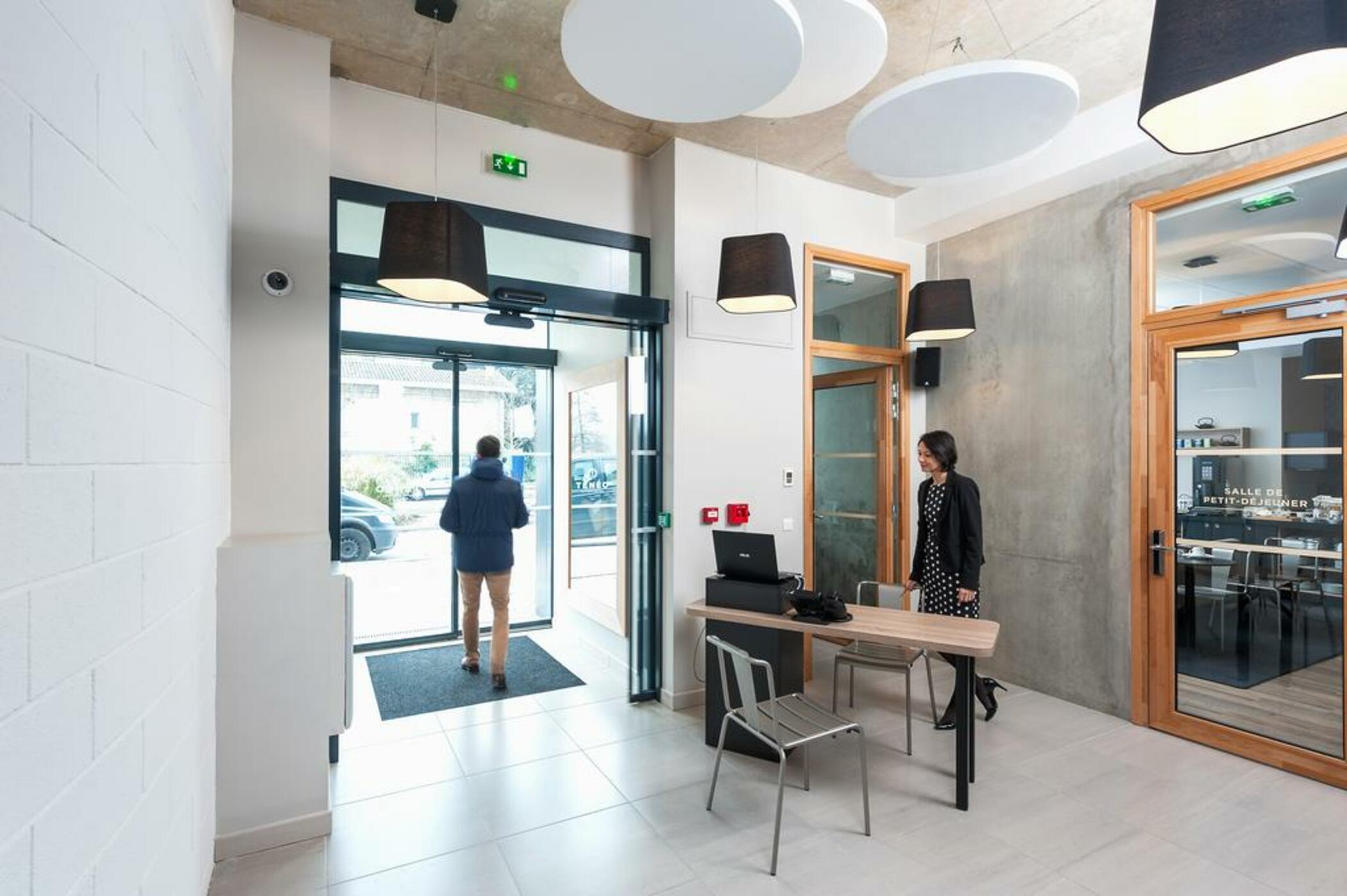 Teneo Apparthotel Talence - Espeleta Buitenkant foto